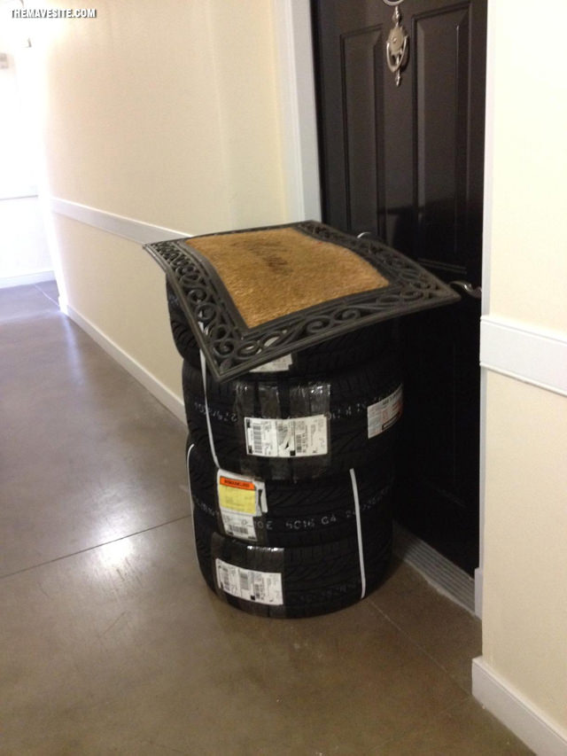 HopefullyNoOneWillNoticeTheDelivery.jpg