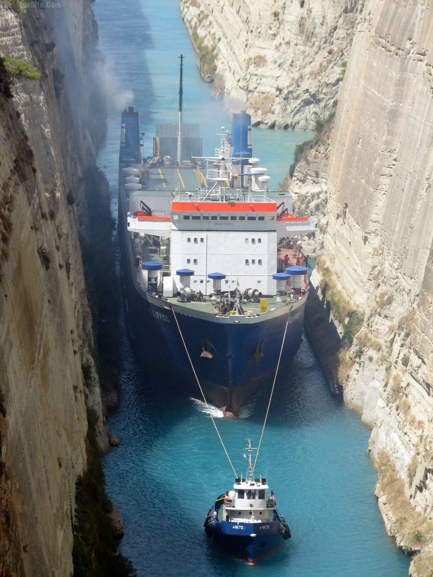 CorinthCanal..jpg
