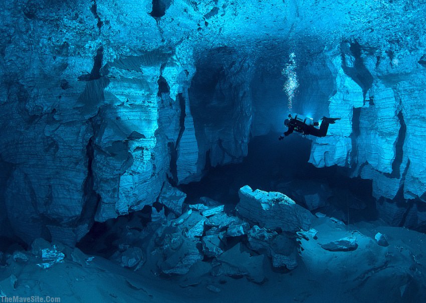 TheWorldsLargestUnderwaterCave.jpg