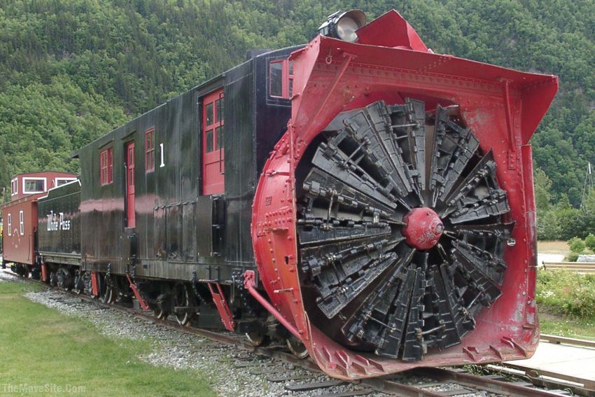 AlaskanSnowPlowTrain.jpg