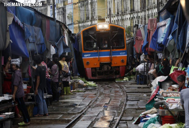 BangkokTrain.jpg
