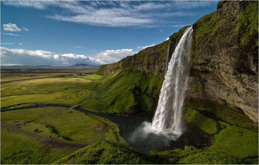 SeljalandsfossWaterfall,Iceland.jpg