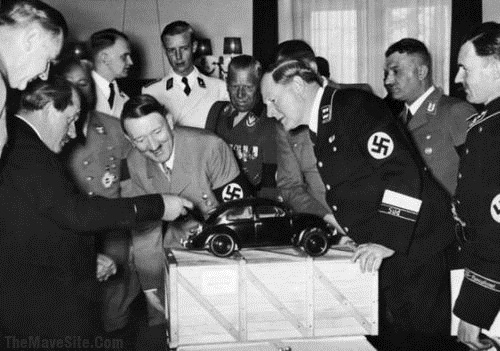 UnveilingOfTheVolkswagenBeetleConceptCar,1936.jpg