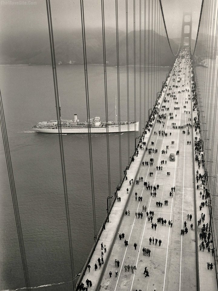 GoldenGateBridgeOpeningDay,1937.jpg