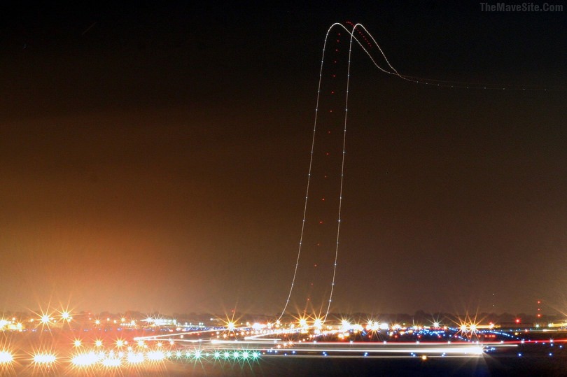 LongExposureOfAnAirlinerTakeoff.jpg