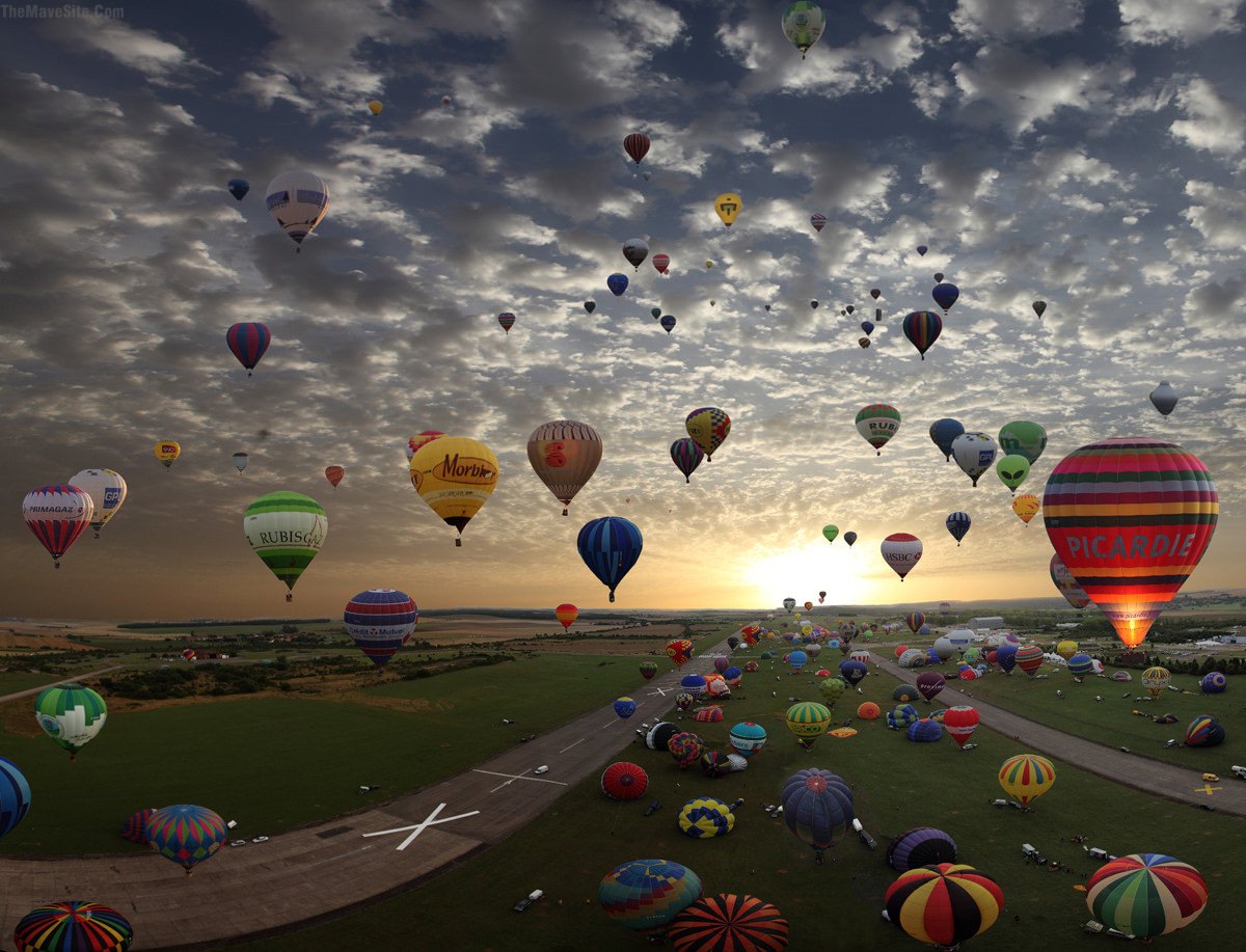 TheLargestHotAirBalloonGatheringInTheWorld.jpg